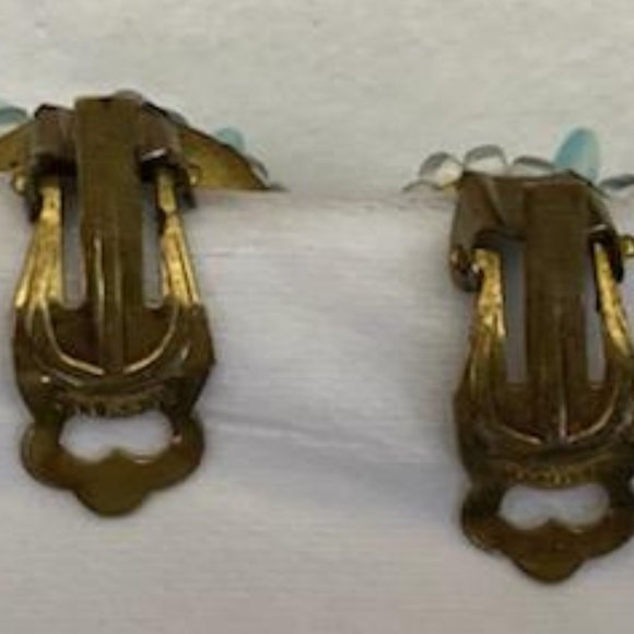 Antique beaded necklaces and clip on earrings - Picture 5 of 11